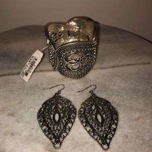 🌕 Style & Co. Bracelet & Silver tone earrings